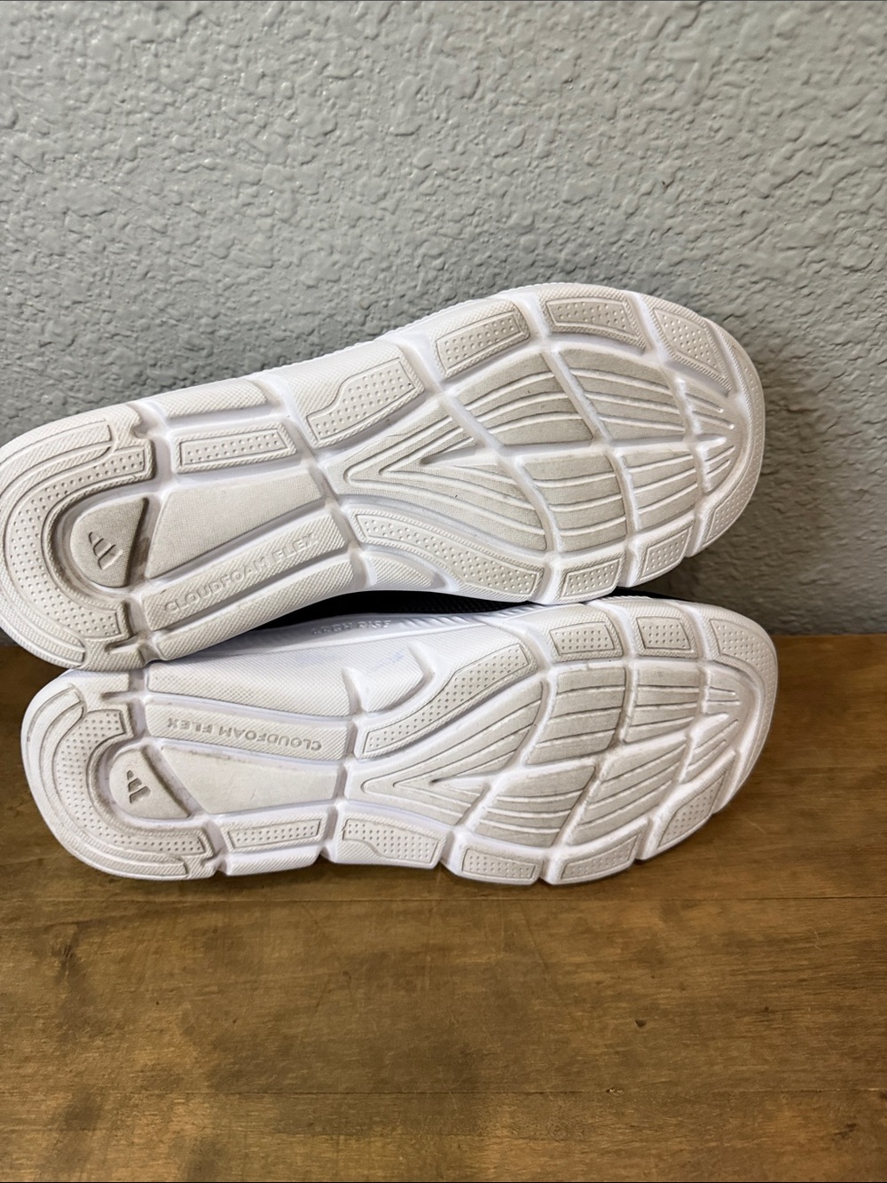 adidas Black and White Cloudfoam Flex Men's Athletic Sneakers 8.5 wide fit - Picture 4 of 6